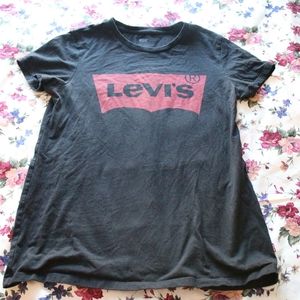 Levi's tee